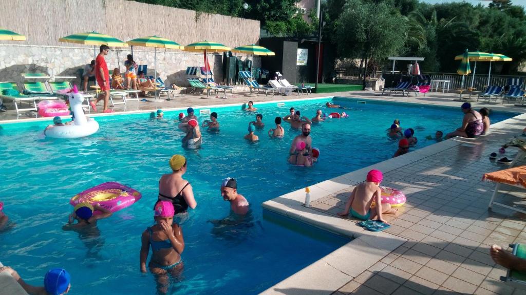Piscina di Ibisco Hotel o nelle vicinanze