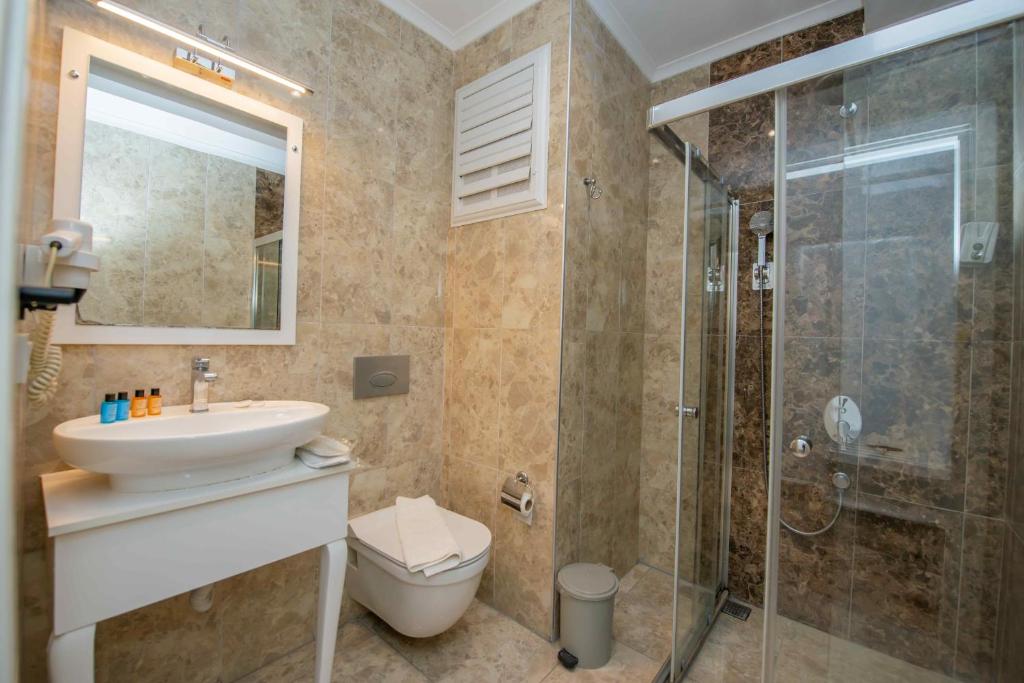 Koupelna v ubytování Cennet Life Hotel