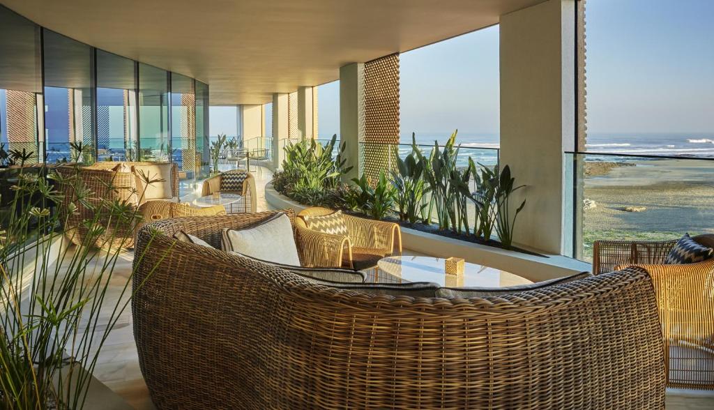 Гостиная зона номера Four Seasons Hotel Casablanca