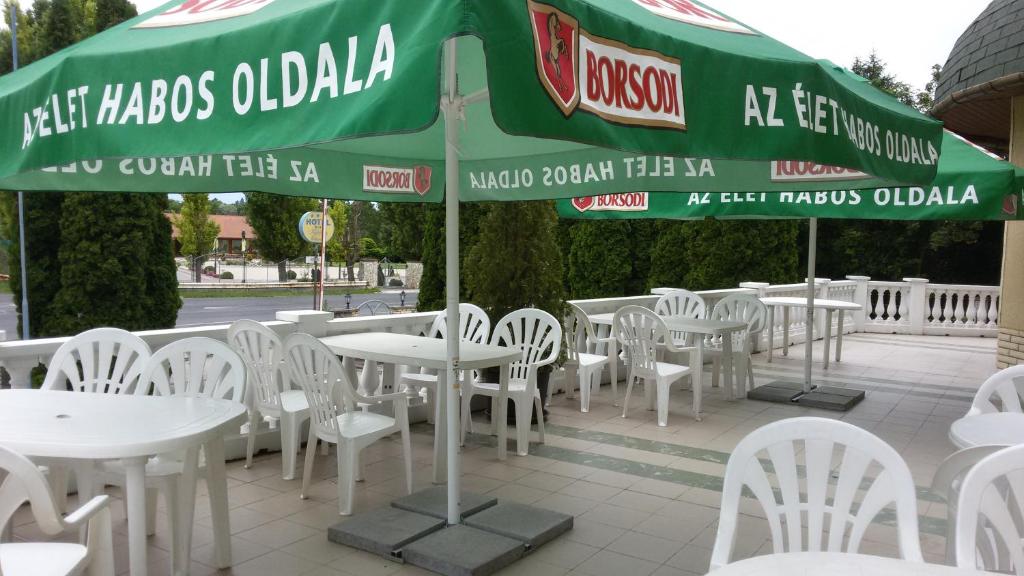 Restaurace v ubytování Hotel Holdfény