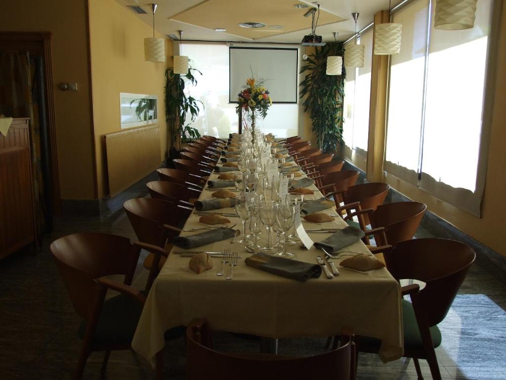 Restaurace v ubytování Hotel Restaurante Los Angeles
