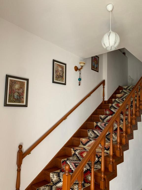 Fotografie z fotogalerie ubytování StoneTale Garden Guesthouse v destinaci Gjirokastër