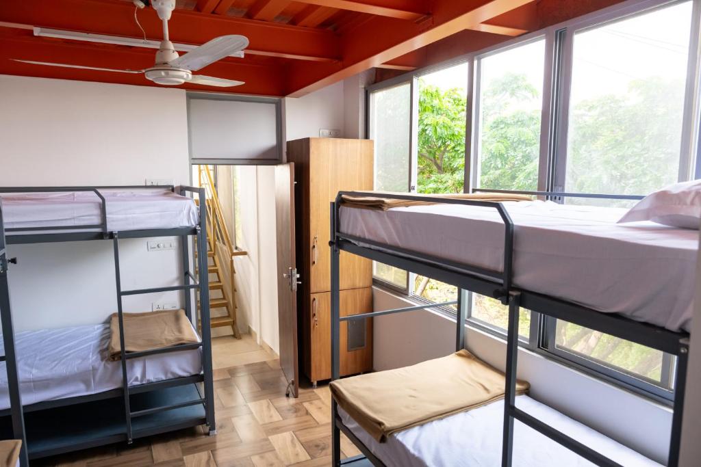 Stopover Backpackers Stay photo