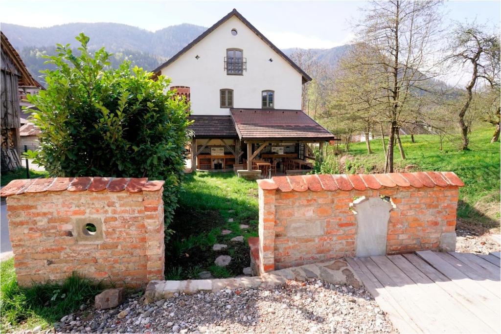 Nespecifikovaný výhled na hory nebo výhled na hory při pohledu z luxury tent