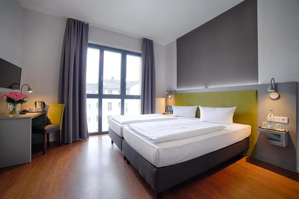 H+ Hotel 4Youth - Resim 8