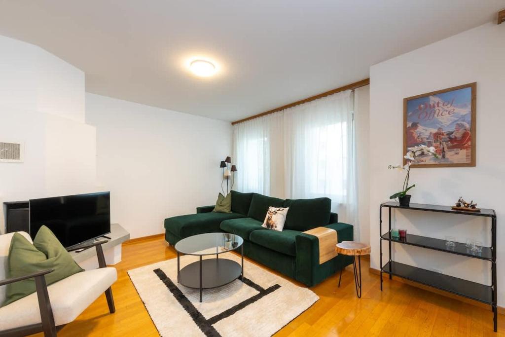 Posezení v ubytování Duplex cosy appt, top location
