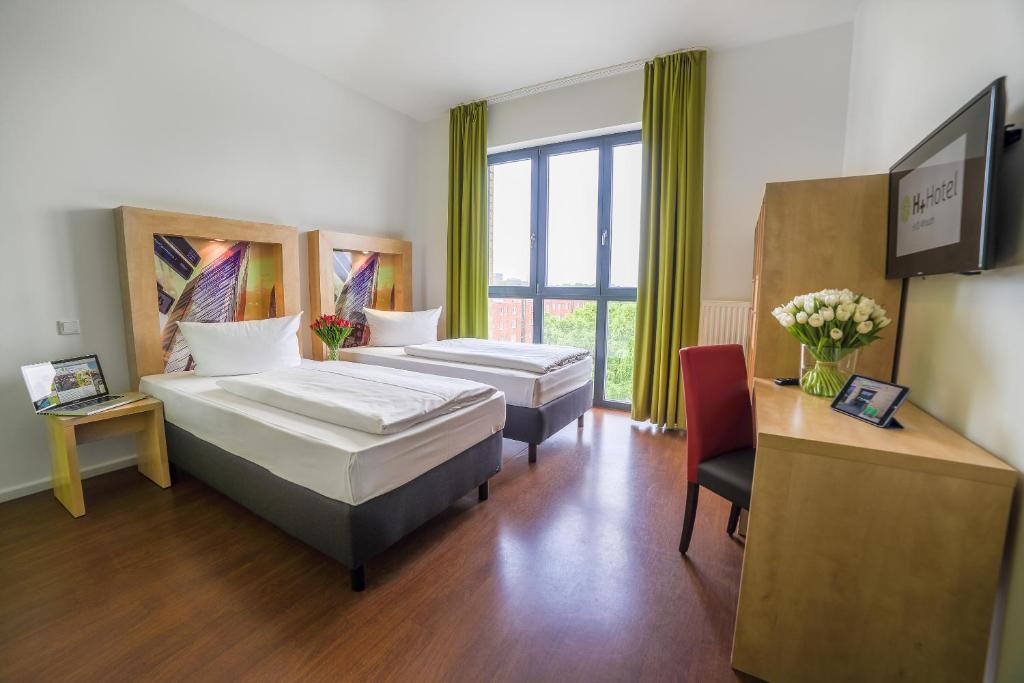 H+ Hotel 4Youth - Resim 35