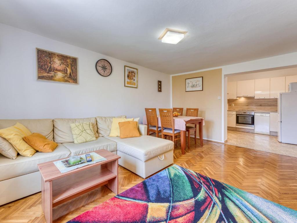 Kuchyňa alebo kuchynka v ubytovaní Apartment Albaneze by Interhome