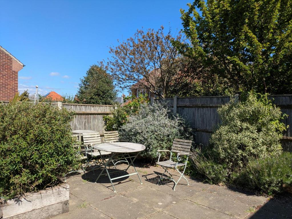 12a Fieldstile Road 6