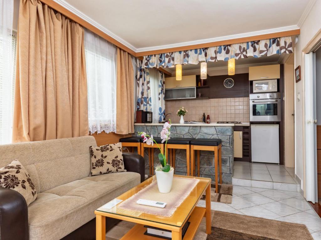 Kuchyň nebo kuchyňský kout v ubytování Holiday Home Kopacsi by Interhome