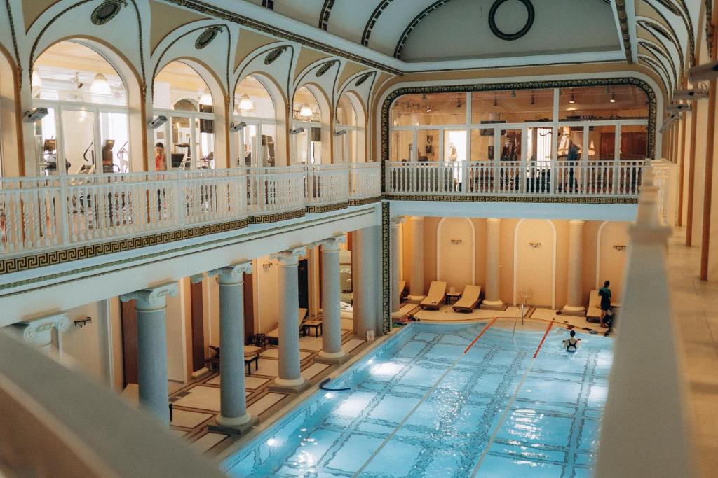 Bazén v ubytování Londonska SPA Hotel nebo v jeho okolí