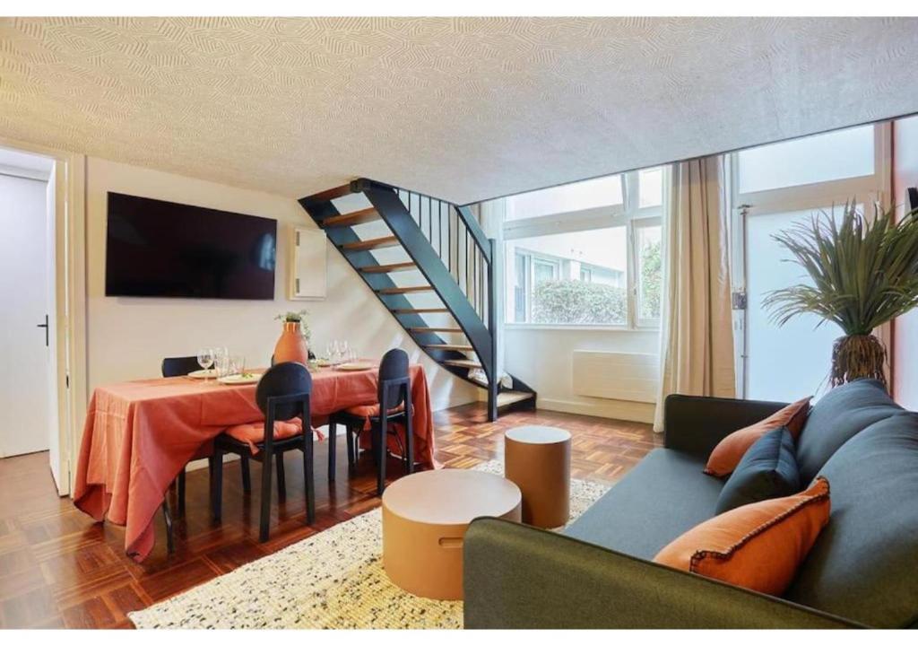 Apartment Le Marais Place des Vosges by Studio Prestige