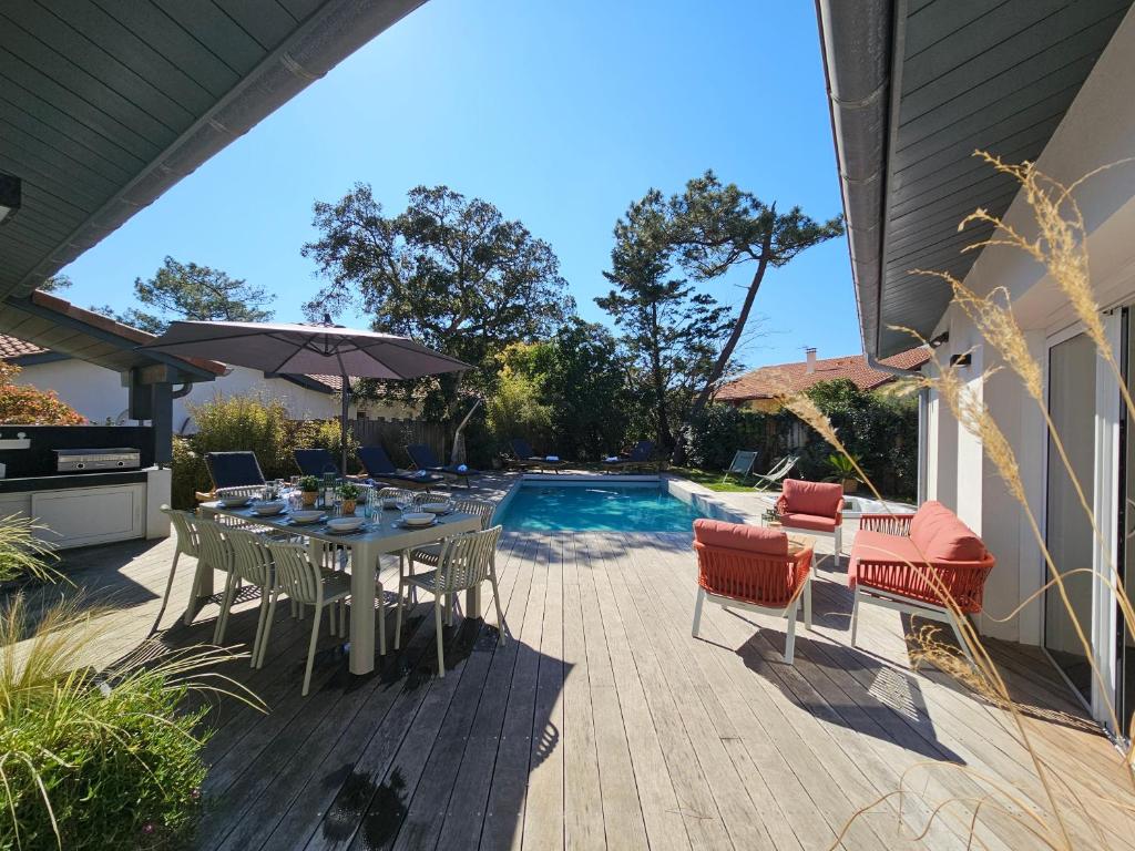 Πισίνα στο ή κοντά στο La clé des chênes