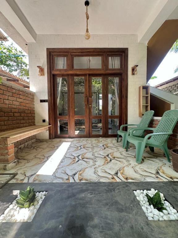 Patio nebo venkovní prostory v ubytování Rivinu Place Arugambay