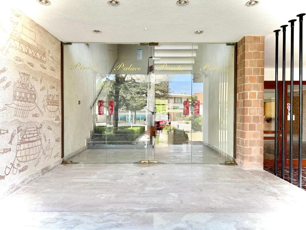 Muka bangunan atau pintu masuk Piazza del Sole Apartment- 1 minute walk from the beach- free park