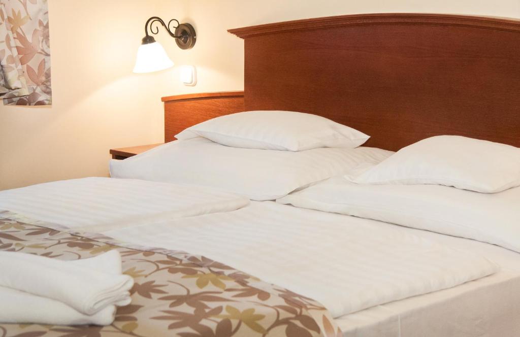 Hotel Klastrom - Resim 9