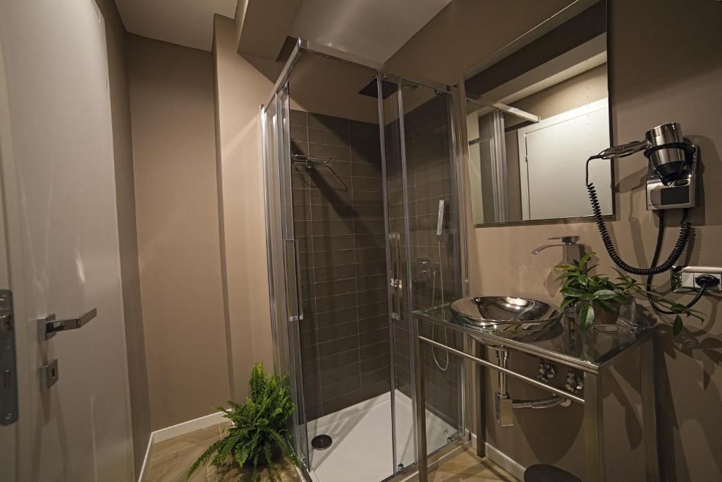 A bathroom at Vatican Luxury Home