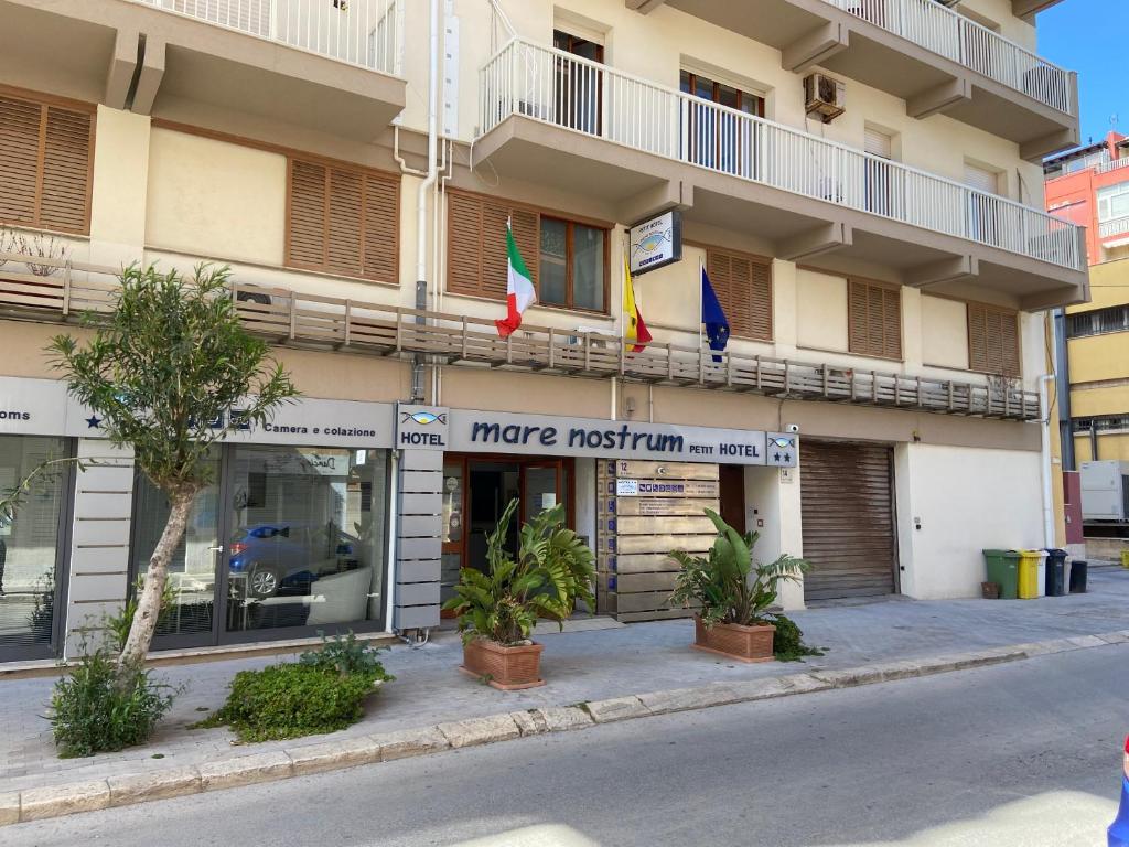 Budova, kde se hotel nachází