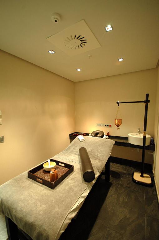 Primus Valencia, Valencia – Updated 2023 Prices