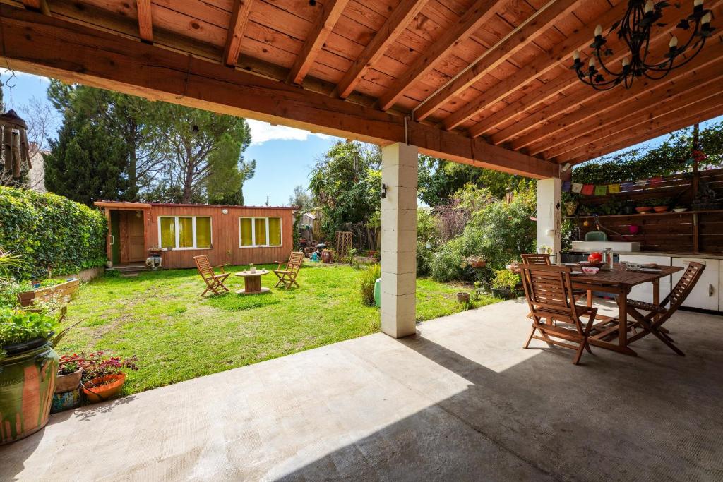 Photo de la galerie de l'établissement Jardin Bohème - Jardin terrasse et cuisine dété., à Marseille