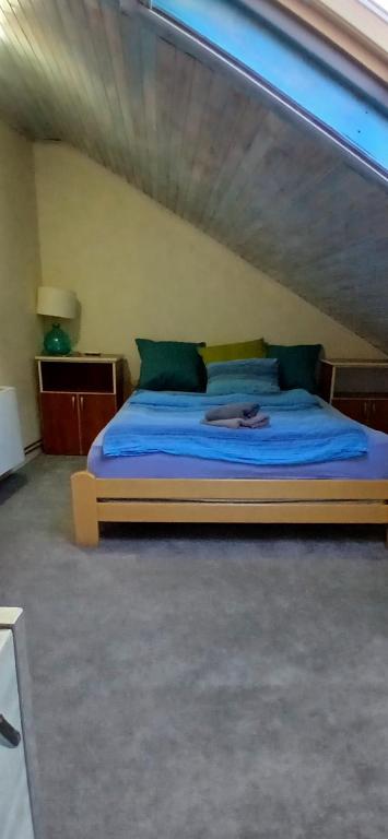 Postel nebo postele na pokoji v ubytování Varad INN