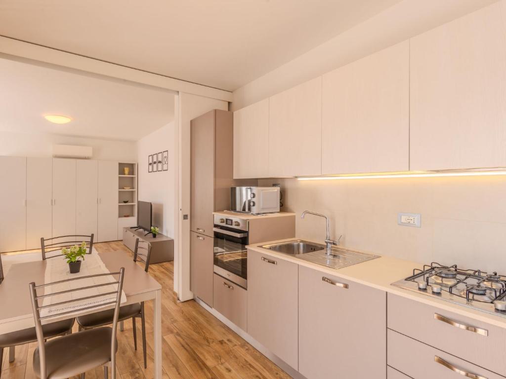 Kuchyň nebo kuchyňský kout v ubytování Apartment Calicantus by Interhome