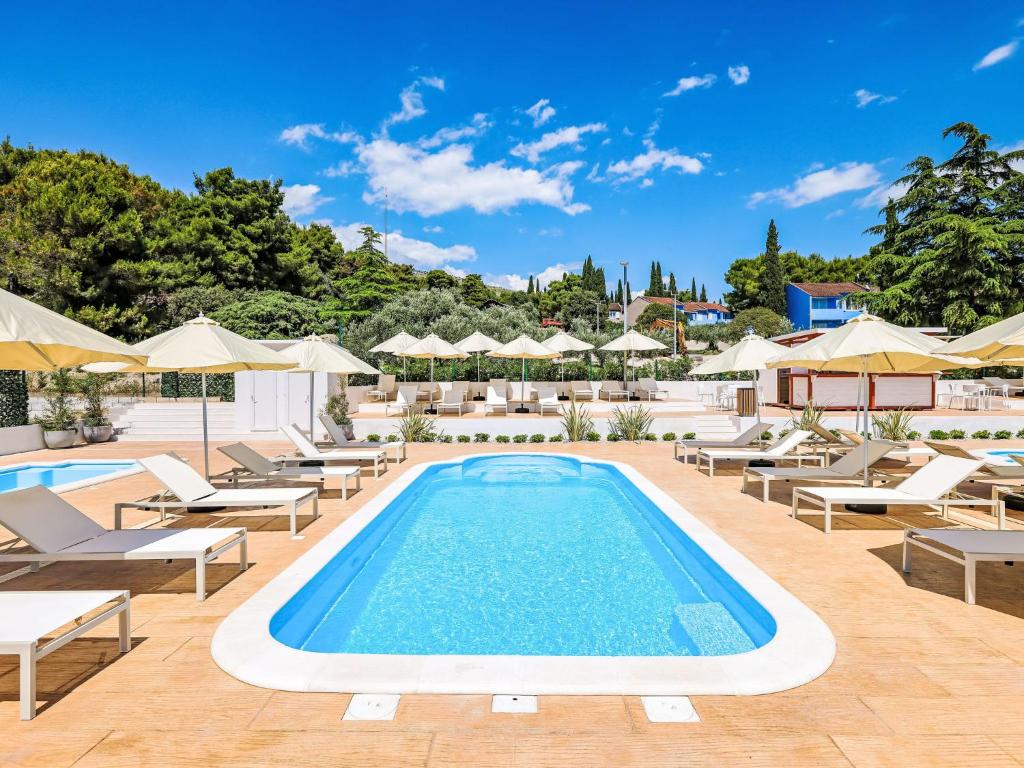 Apartment Medena-5 by Interhome