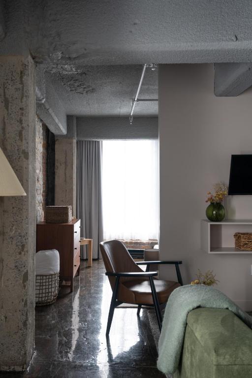 TV a/nebo společenská místnost v ubytování Maison Sainte-Thérèse By Maisons & co