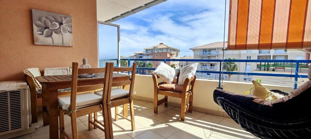 Bright duplex Port Fréjus