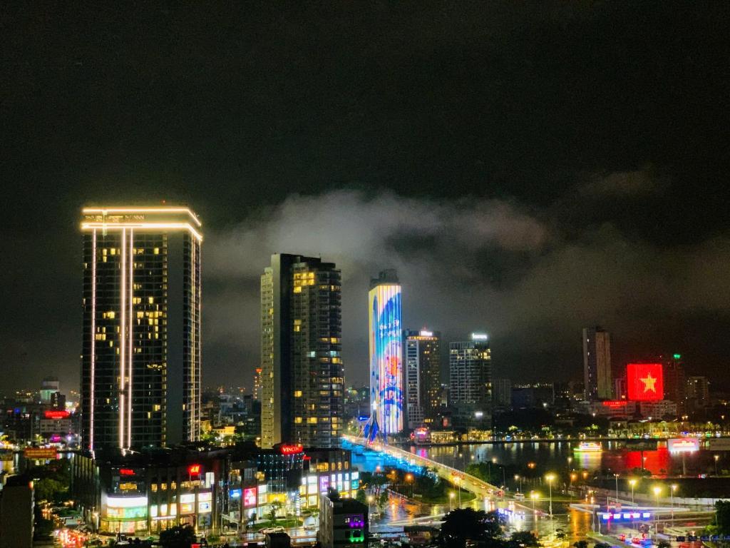 Nespecifikovaný výhled na destinaci Danang nebo výhled na město při pohledu z hotelu