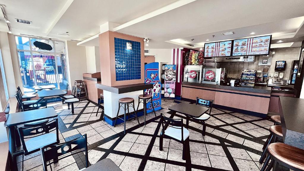 Howard Johnson Plaza by Wyndham by the Falls Niagara Falls - Resim 35