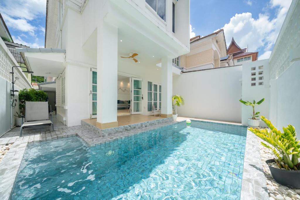 Happiness Pool villa Phuket Patong 154, Strand Patong (aktualisierte ...