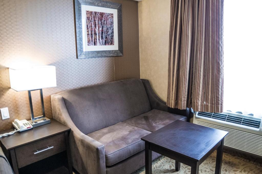 Posezení v ubytování Mississauga Gate Inn