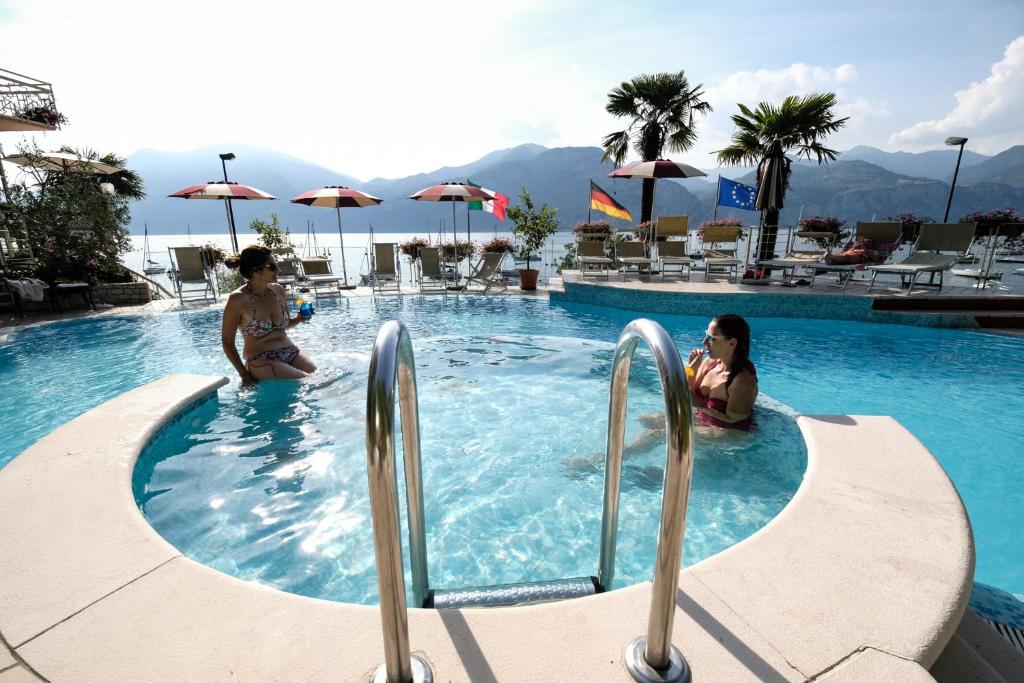 Bazén v ubytování Hotel Firenze 3 Stelle Superior nebo v jeho okolí