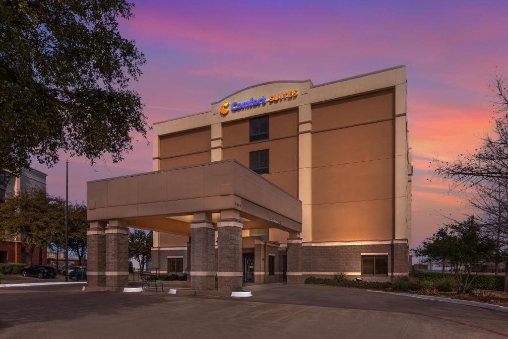 Comfort Suites DFW N-Grapevine photo