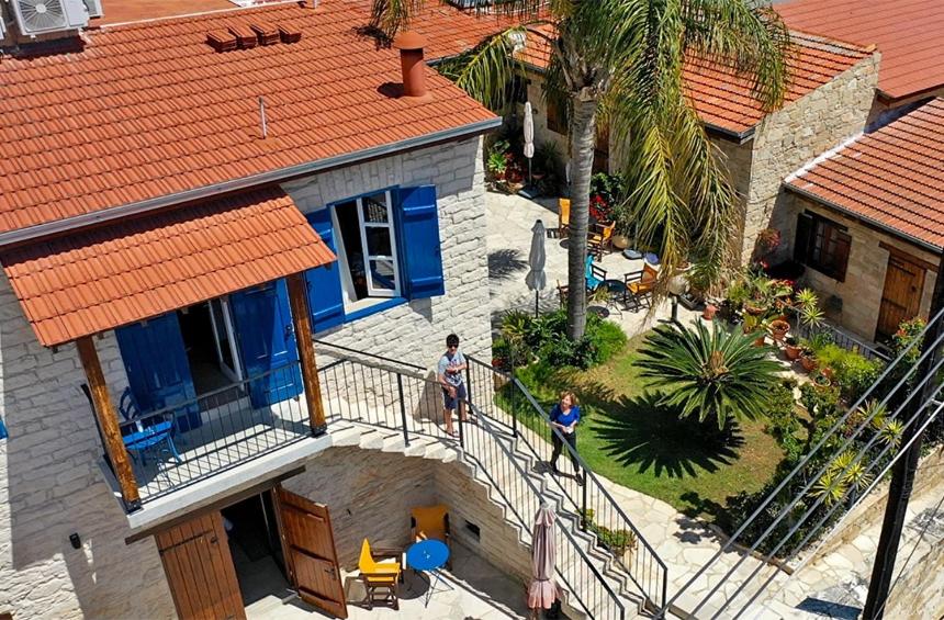 Niki's House - 