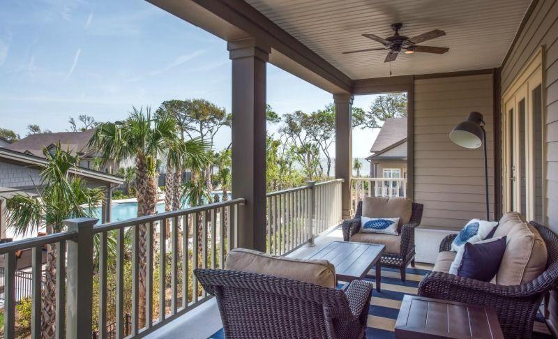 En balkon eller terrasse på Poolside Cottage 33