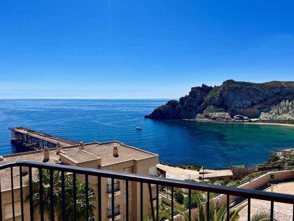ein Blick auf das Meer vom Balkon in der Unterkunft Hornillo Vistas al Mar in Águilas