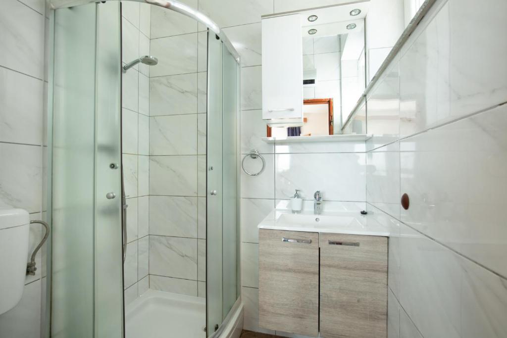 Apartments and Rooms Vila Irma - 7