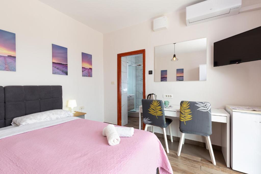 Apartments and Rooms Vila Irma - 11