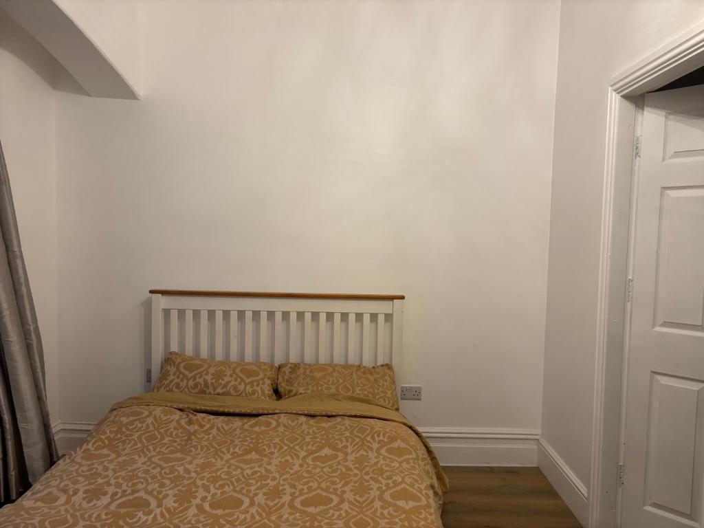 Postel nebo postele na pokoji v ubytování Ingoldsby rooms