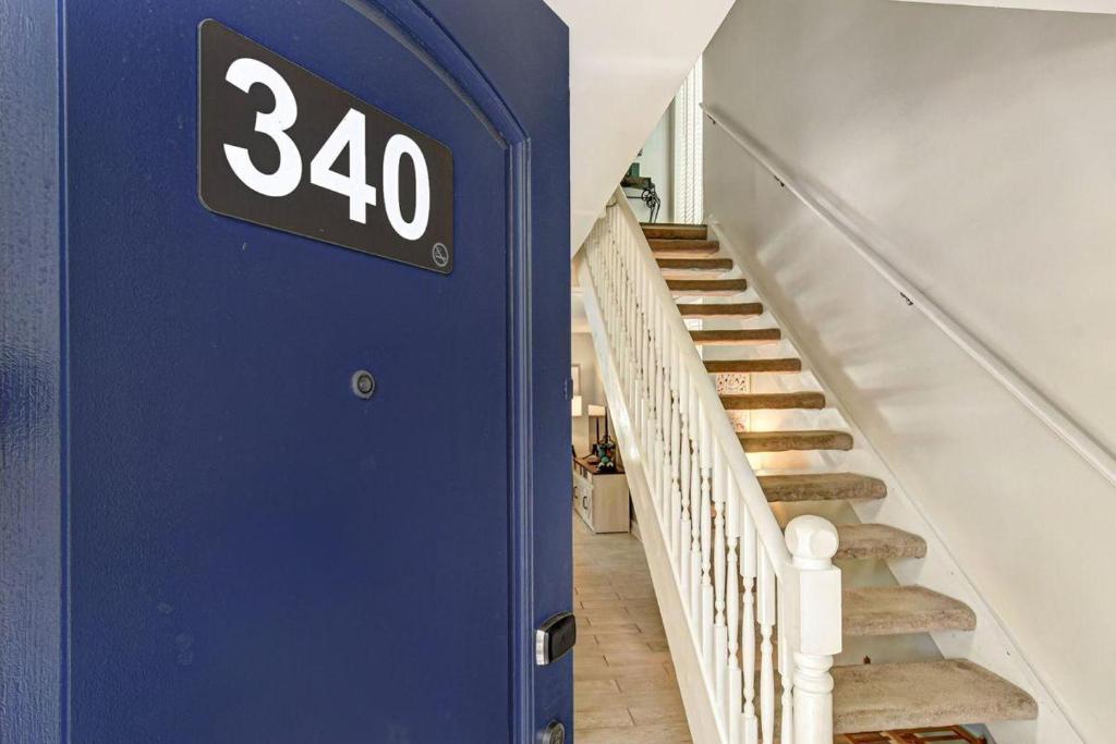 Фотография из галереи Villa 340- A Poolside Paradise в городе Остров Джекилл