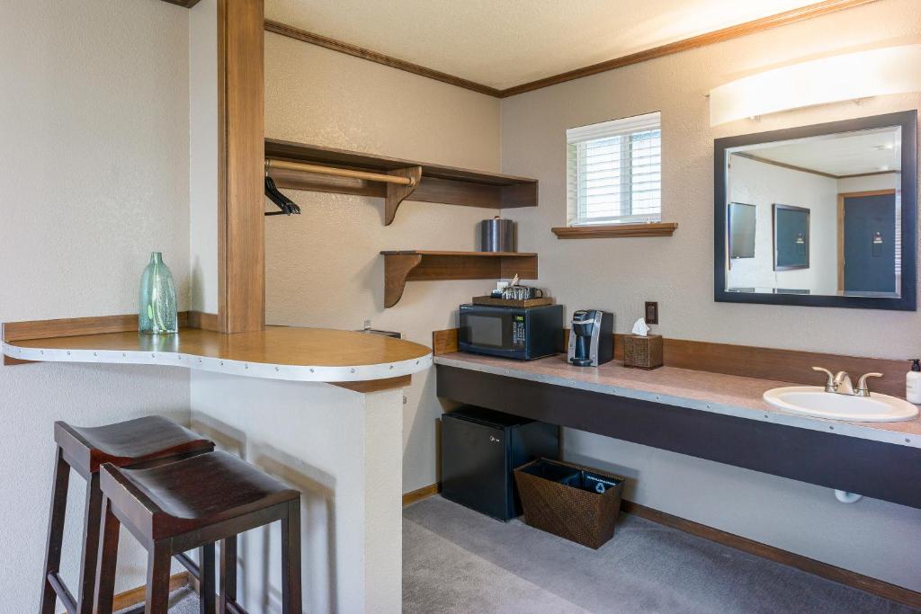Kuchyň nebo kuchyňský kout v ubytování Earthbox Inn & Spa