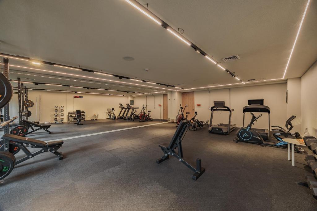 Fitness centrum a/nebo fitness zařízení v ubytování Versus Hotel