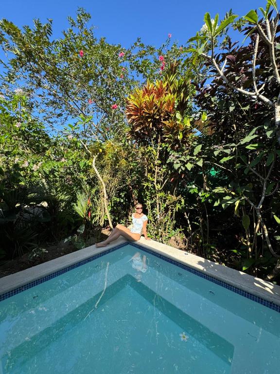 Colibri Ecolodge 3 minutes walk to beach and town - 带泳池的两卧室房屋
