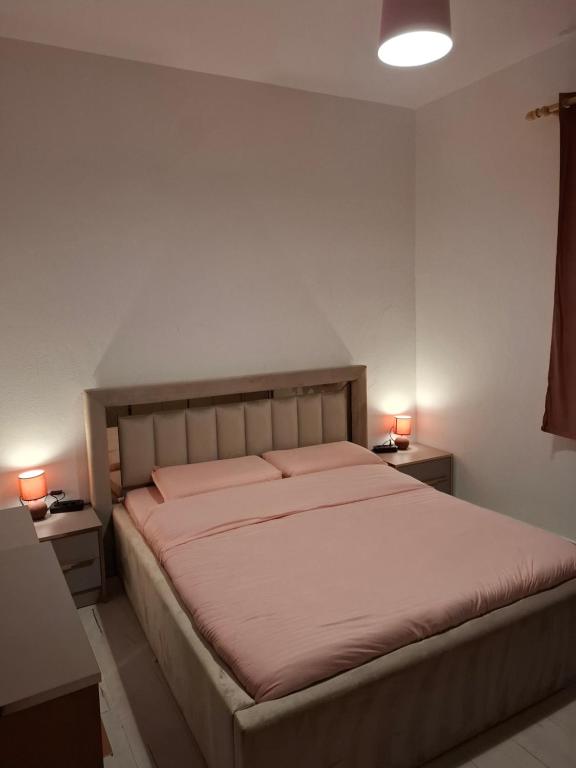 Postel nebo postele na pokoji v ubytování Nio Planet Villa Golem, Durrës
