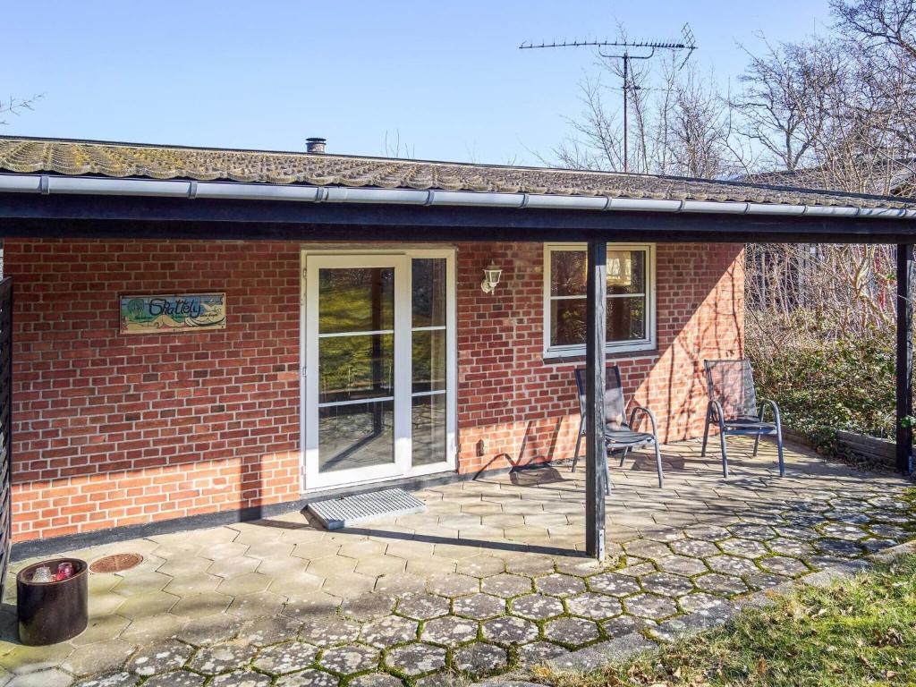 Το κτήριο όπου στεγάζεται  η παραθεριστική κατοικία