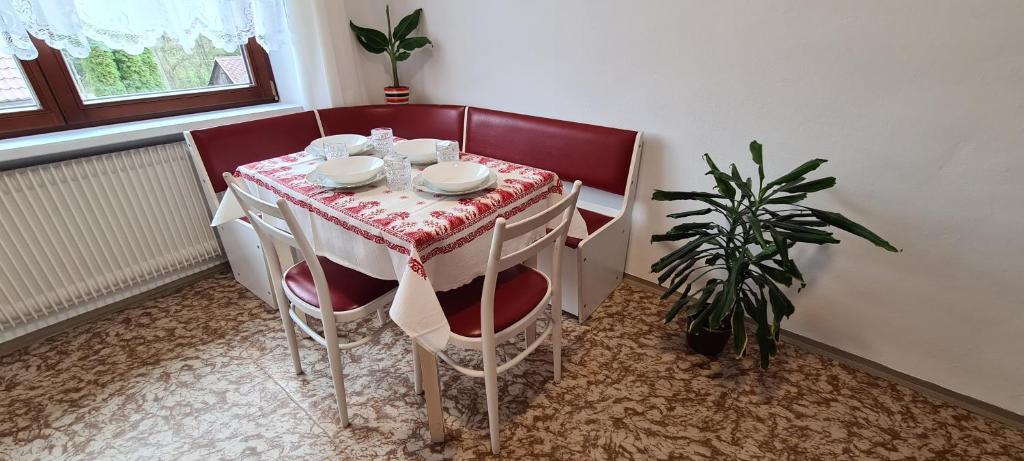 Fotografie z fotogalerie ubytování Apartmány Zelená Hora s velkou zahradou ve Žďáru nad Sázavou