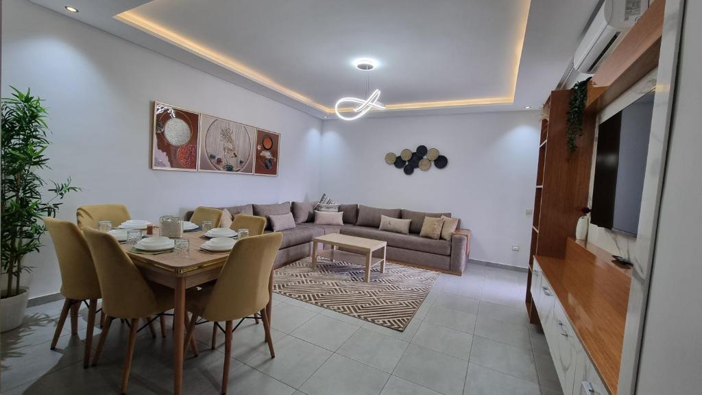 Posezení v ubytování Appartement luxueux - Piscines, Plage 300m, Résidence fermée