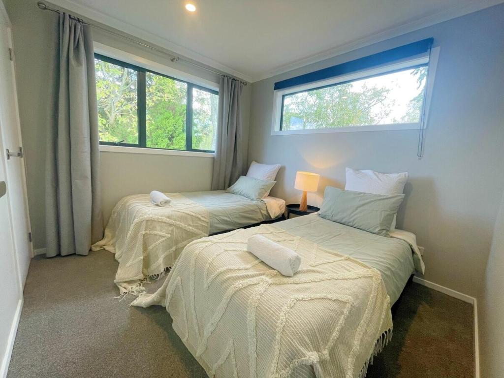 Brand new, close to hospital, plenty of parking sapces - Resim 7